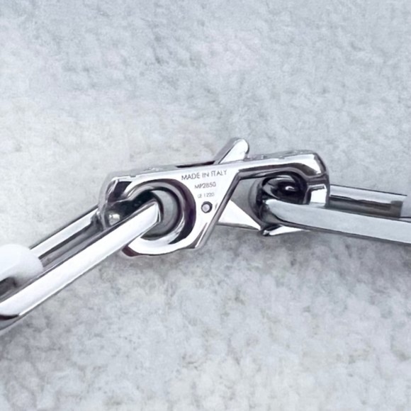 SUPER RARE Louis Vuitton LV Logo Pendant Chain Link Necklace - Watercolor - Picture 6 of 6